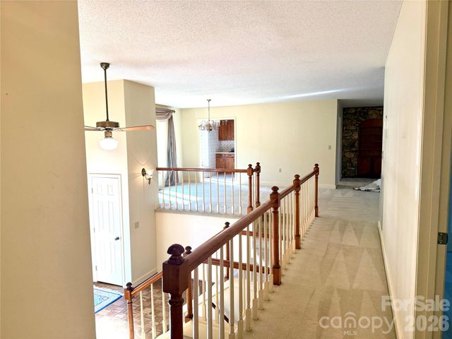 1015 36th Avenue Court NE, Hickory, NC 28601