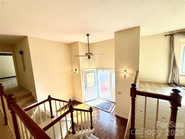 1015 36th Avenue Court NE, Hickory, NC 28601