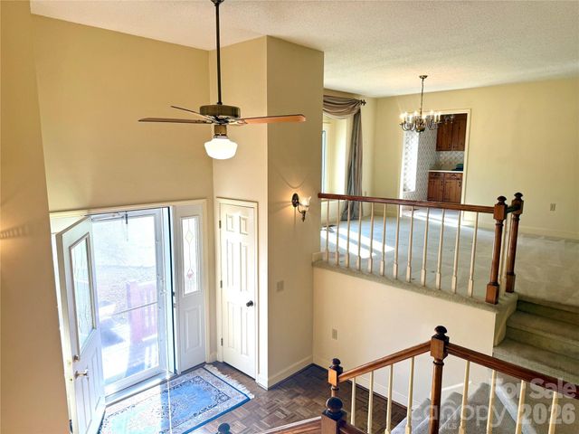 1015 36th Avenue Court NE, Hickory, NC 28601