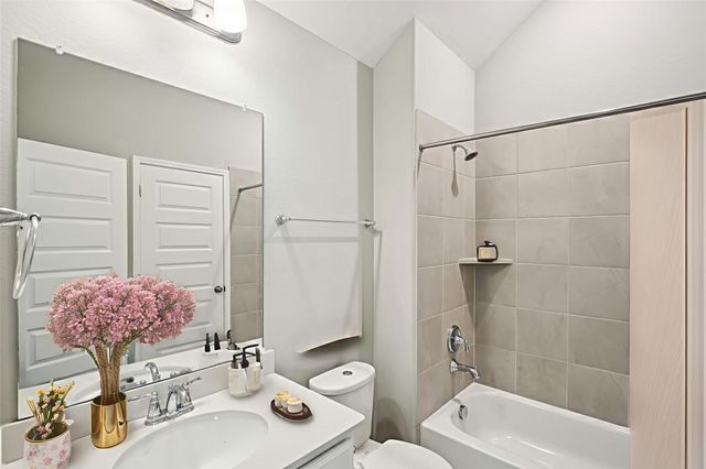 2641 Summer Indigo Trail, Pearland, TX 77089