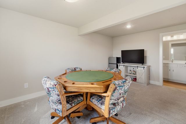 1467 S 91st Street, West Des Moines, IA 50266