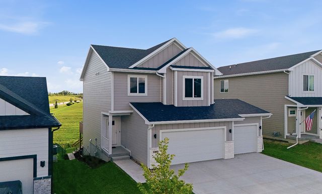 1467 S 91st Street, West Des Moines, IA 50266