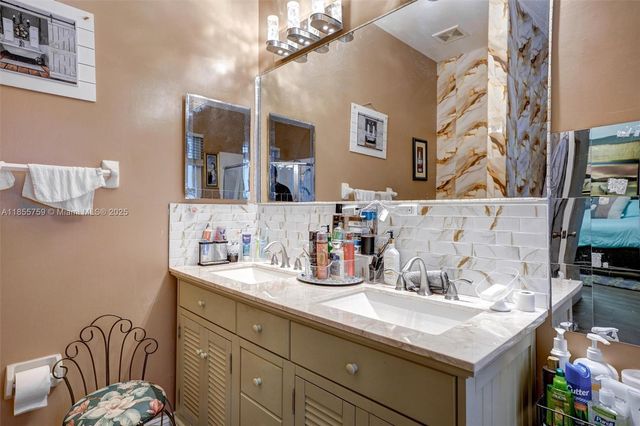 3985 NE 15th St, Homestead, FL 33033