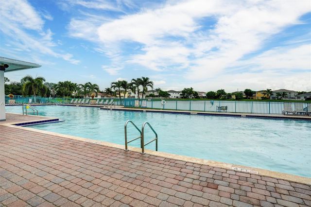 3985 NE 15th St, Homestead, FL 33033