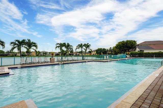 3985 NE 15th St, Homestead, FL 33033