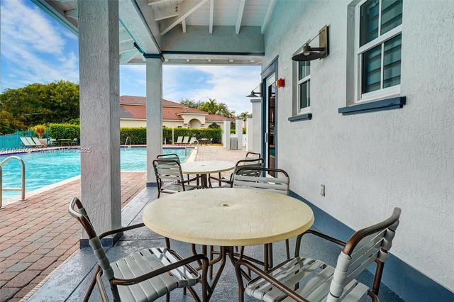 3985 NE 15th St, Homestead, FL 33033