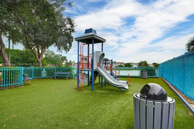 3985 NE 15th St, Homestead, FL 33033