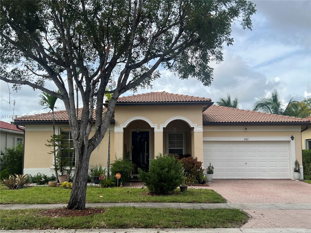 3985 NE 15th St, Homestead, FL 33033
