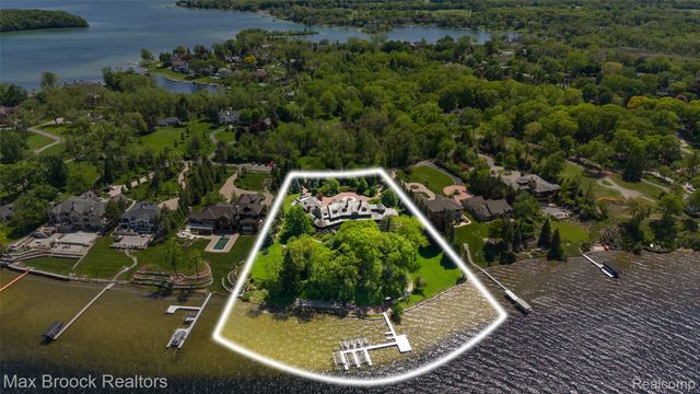 4740 Dow Ridge Road, Orchard Lake Village, MI 48324