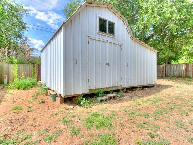 1904 Carlisle Road, Oklahoma City, OK 73120