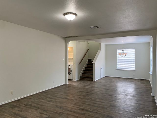 373 STARLING CRK, New Braunfels, TX 78130