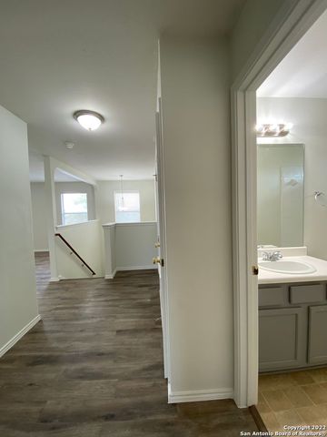 373 STARLING CRK, New Braunfels, TX 78130