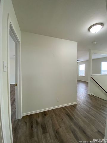 373 STARLING CRK, New Braunfels, TX 78130