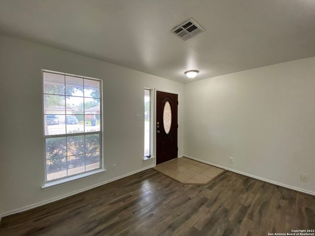 373 STARLING CRK, New Braunfels, TX 78130