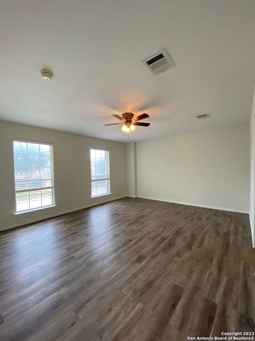 373 STARLING CRK, New Braunfels, TX 78130
