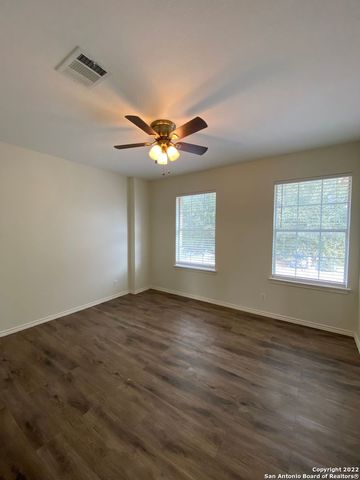 373 STARLING CRK, New Braunfels, TX 78130