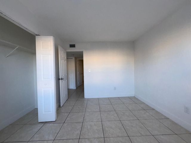 1095 W 77th Street 202, Hialeah, FL 33014