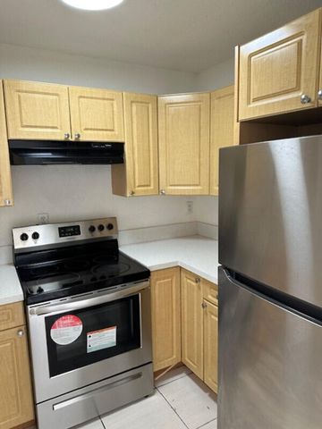 1095 W 77th Street 202, Hialeah, FL 33014