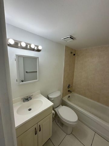 1095 W 77th Street 202, Hialeah, FL 33014