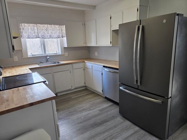 99 Depot Hill Road, Henniker, NH 03242