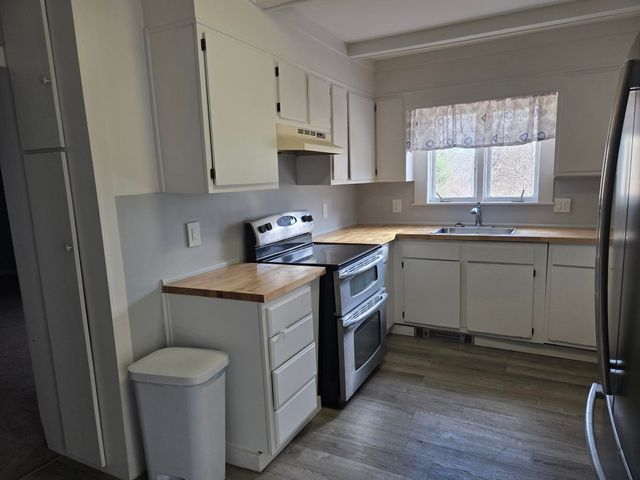 99 Depot Hill Road, Henniker, NH 03242