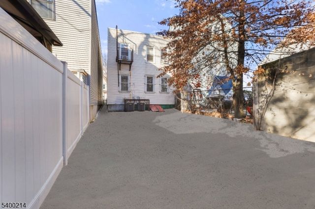 790 S 14Th St, Newark City, NJ 07108