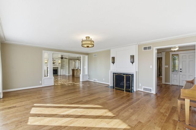 3848 E Hawthorne Hill Lane, Springfield, MO 65809