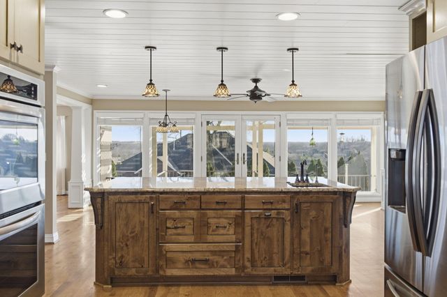 3848 E Hawthorne Hill Lane, Springfield, MO 65809