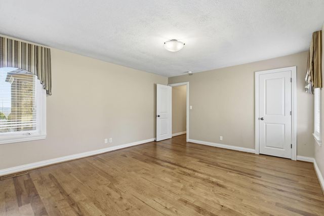 3848 E Hawthorne Hill Lane, Springfield, MO 65809