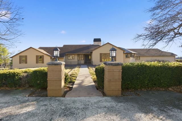 3848 E Hawthorne Hill Lane, Springfield, MO 65809