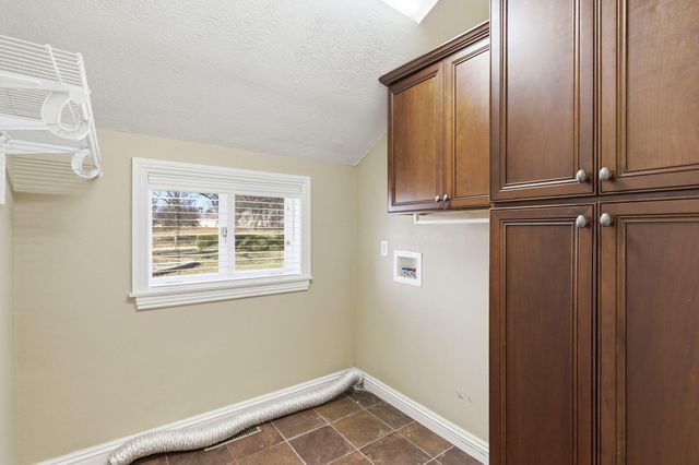 3848 E Hawthorne Hill Lane, Springfield, MO 65809