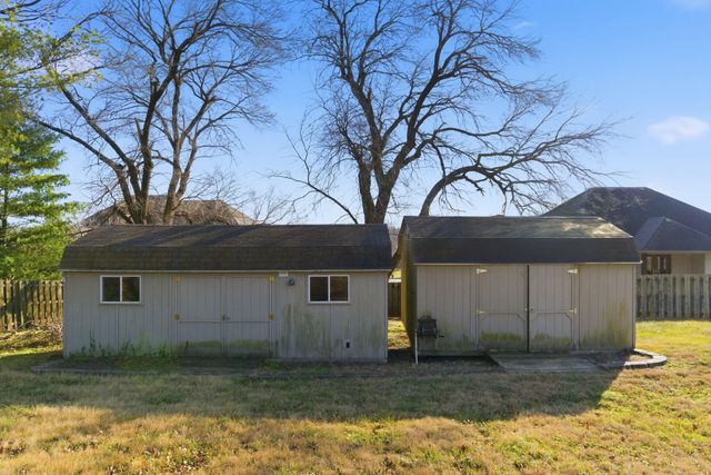 3848 E Hawthorne Hill Lane, Springfield, MO 65809