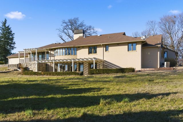 3848 E Hawthorne Hill Lane, Springfield, MO 65809