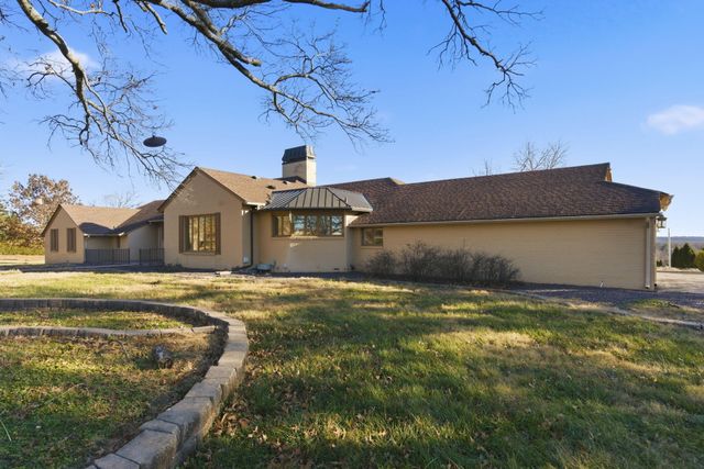 3848 E Hawthorne Hill Lane, Springfield, MO 65809