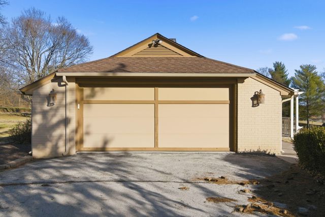 3848 E Hawthorne Hill Lane, Springfield, MO 65809