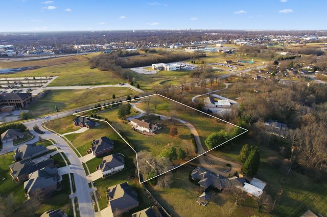 3848 E Hawthorne Hill Lane, Springfield, MO 65809
