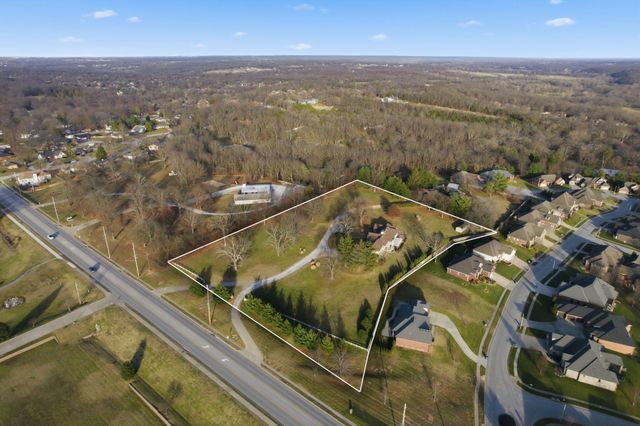 3848 E Hawthorne Hill Lane, Springfield, MO 65809