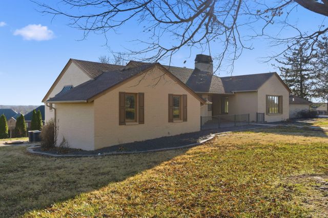 3848 E Hawthorne Hill Lane, Springfield, MO 65809