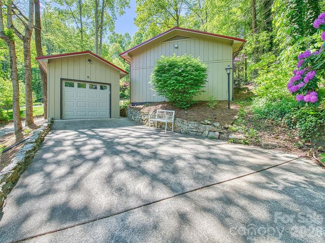 290 Dogwood Drive, Maggie Valley, NC 28751