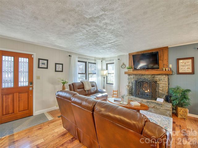 290 Dogwood Drive, Maggie Valley, NC 28751