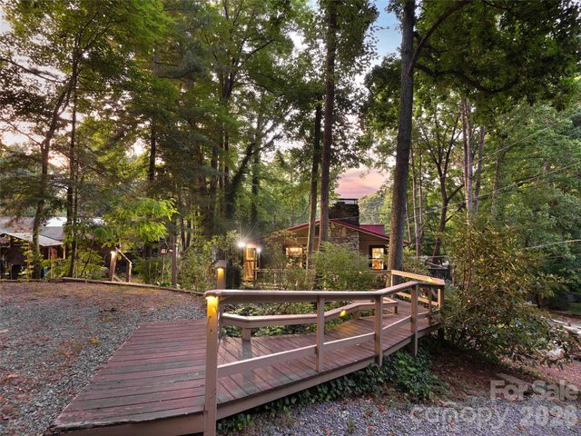 290 Dogwood Drive, Maggie Valley, NC 28751