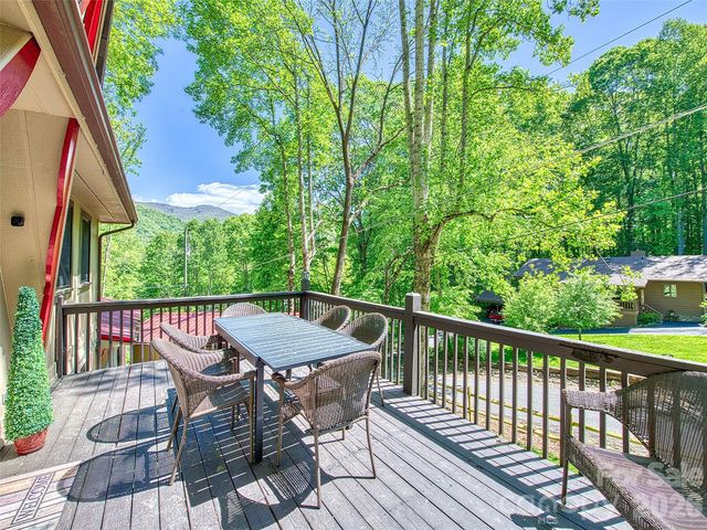 290 Dogwood Drive, Maggie Valley, NC 28751