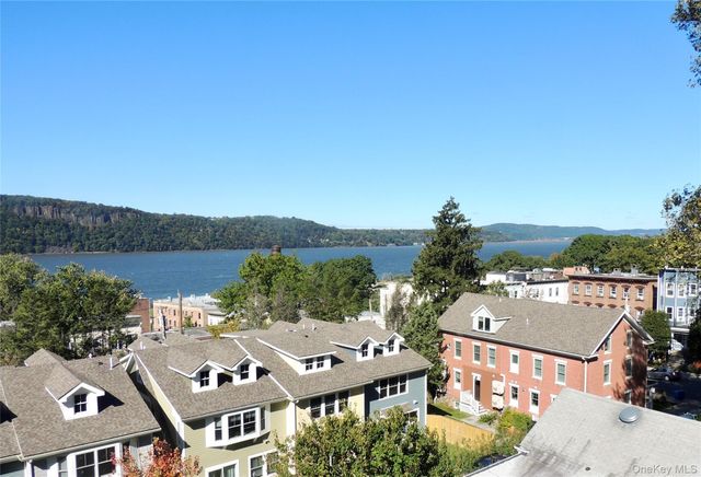 15 William Street 3W, Hastings-on-hudson, NY 10706