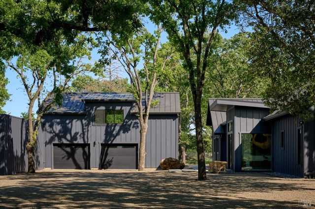 247 Fisher Ln, Sonoma, CA 95476