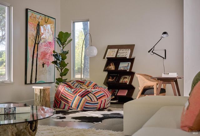 247 Fisher Ln, Sonoma, CA 95476