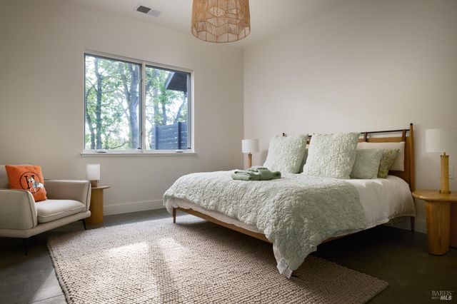 247 Fisher Ln, Sonoma, CA 95476