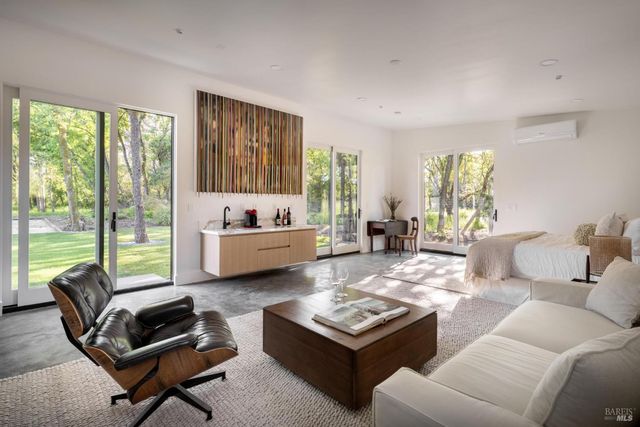 247 Fisher Ln, Sonoma, CA 95476