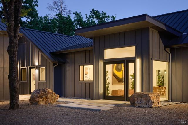 247 Fisher Ln, Sonoma, CA 95476