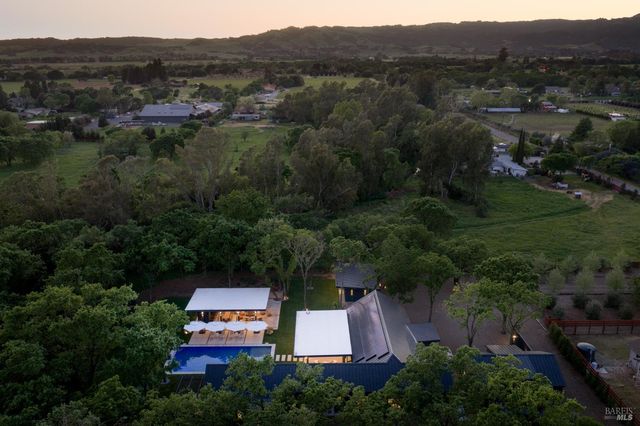 247 Fisher Ln, Sonoma, CA 95476