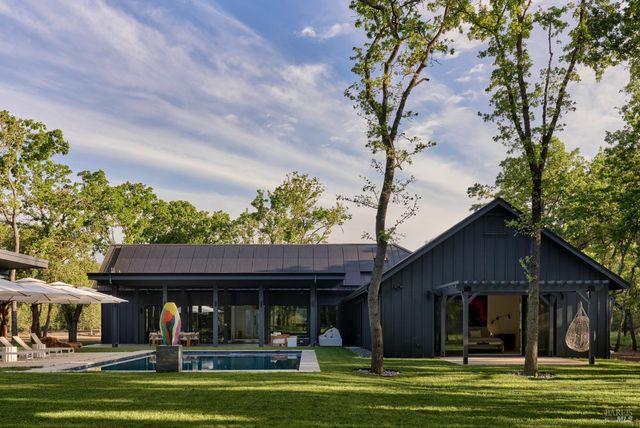 247 Fisher Ln, Sonoma, CA 95476